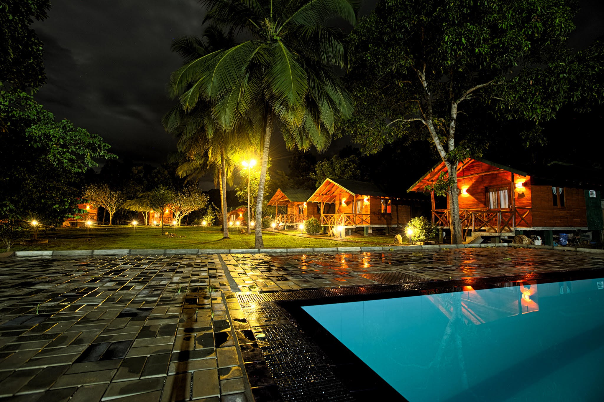 Breathtaking Safari Resort near Udawalawe National Park for sale: A 2-in-1 Relaxation & Comfort Hotel!