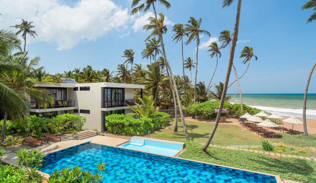 Beachfront Hotel Ocean retreat for sale in Tangalle