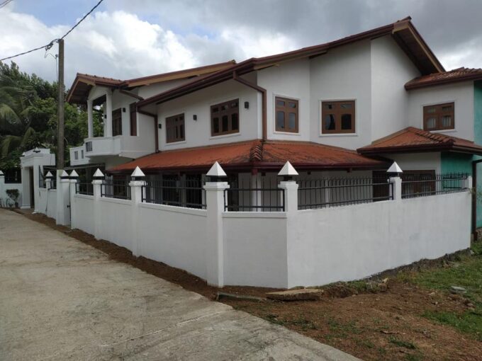 Kaduwela Walawwa like house 29p for sale