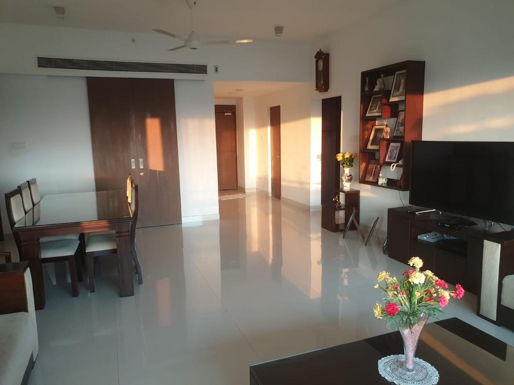 Remarkable Apartment in high towers of Colombo: watch over the magnificent city you live in!