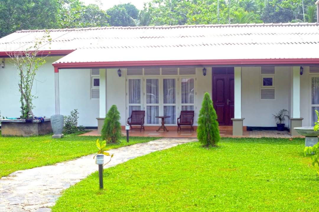 Natural and spacious Koggala Villa for sale, by the sumptuous lake