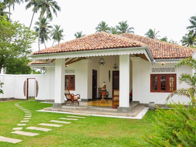 Ancient Colonial House with pool for sale in Weligama