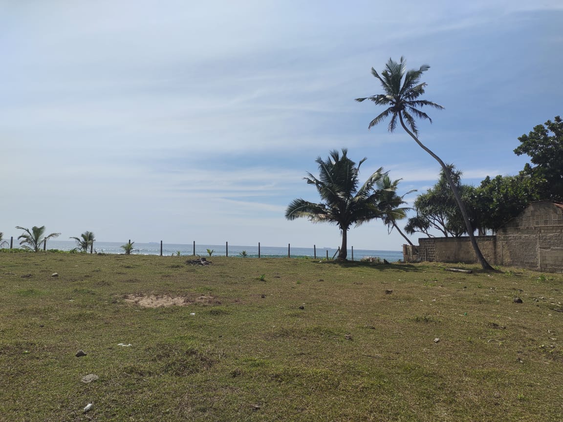 Out of this world beachfront land in Talpe for sale! Generous area for a profitable investment!