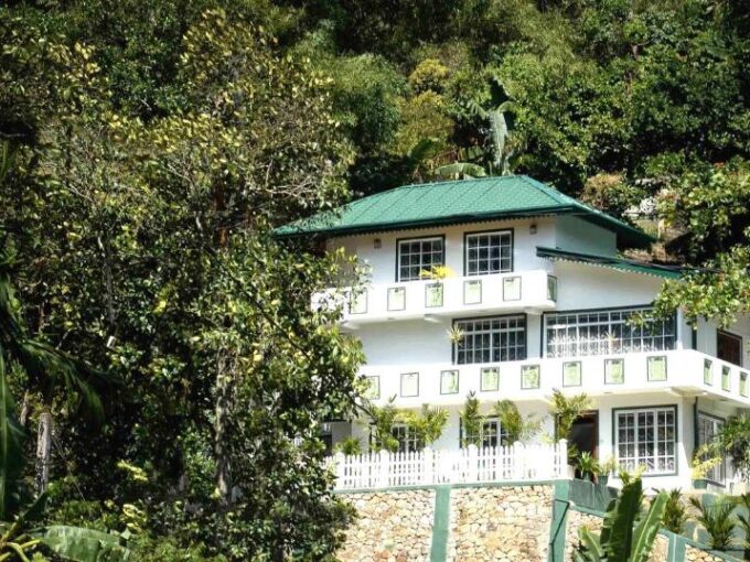 "Colonial Elegance: Kandy Dawson Bungalow – A 150-Year Legacy in the Hills"