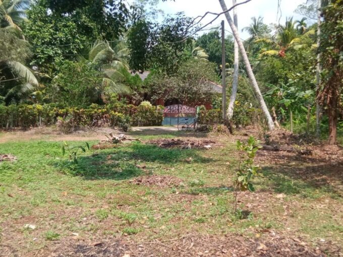 Land in Beruwala for sale near beach